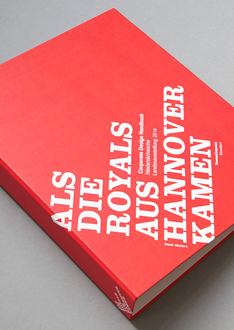 Hier wird das Corporate-Design-Handbuch zur Landesausstellung 2014 gezeigt